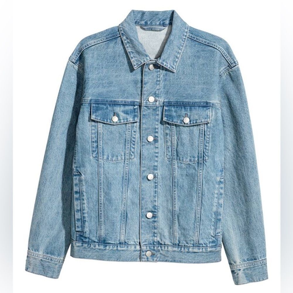 H&M Blue Light Wash Denim Trucker Jacket Size L